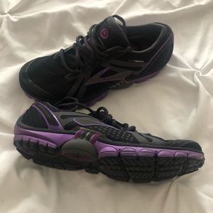 Brooks pure cadence running shoe